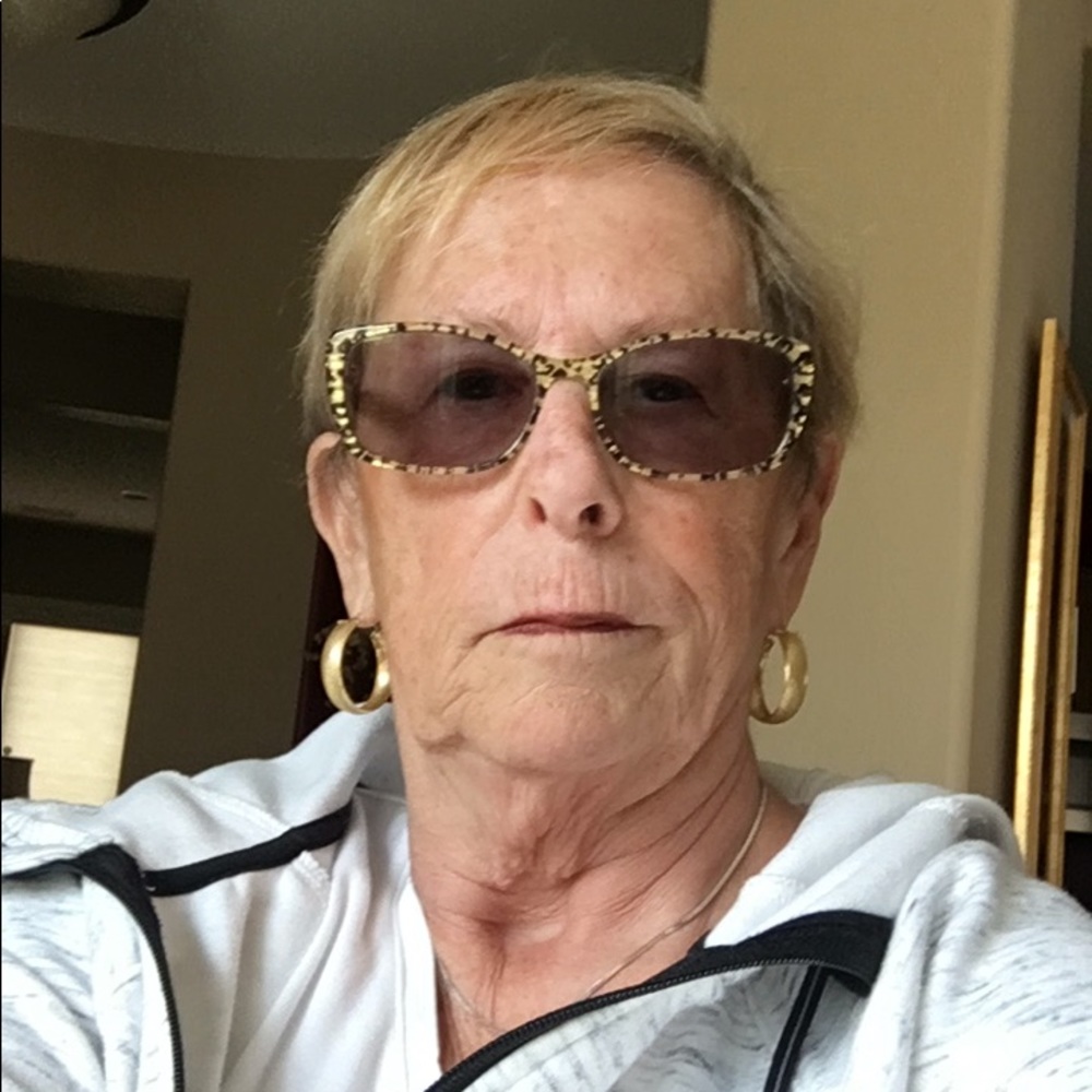 Meet your Posher, Brenda